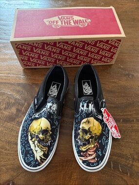 Custom Rare not sold at Vans anymore Metallica pushead classic slip on BNWT NW